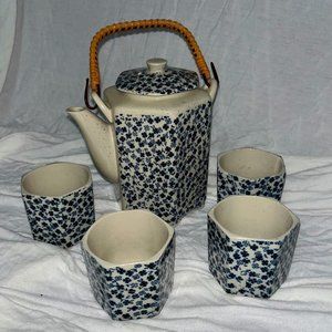 Vintage Uwade Kyusu (Japaneses Teapot) Blue and White Porcelain w Rattan Handle